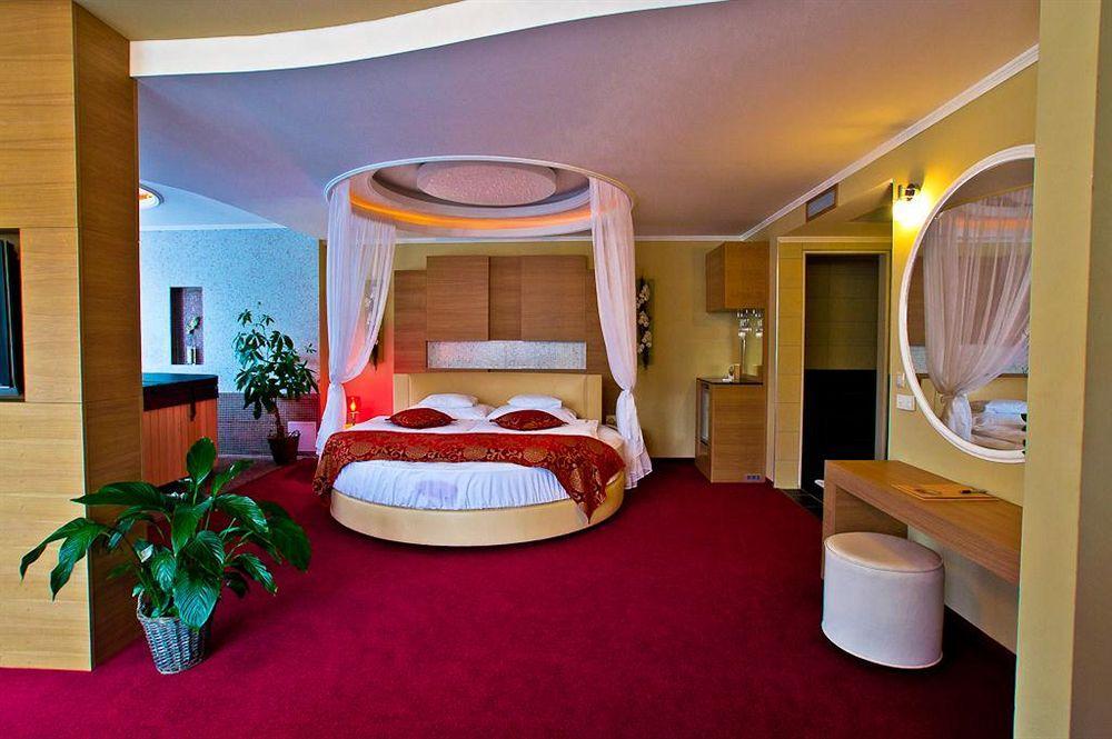 Erdospuszta Club Hotel Fenyves Debrecen Luaran gambar