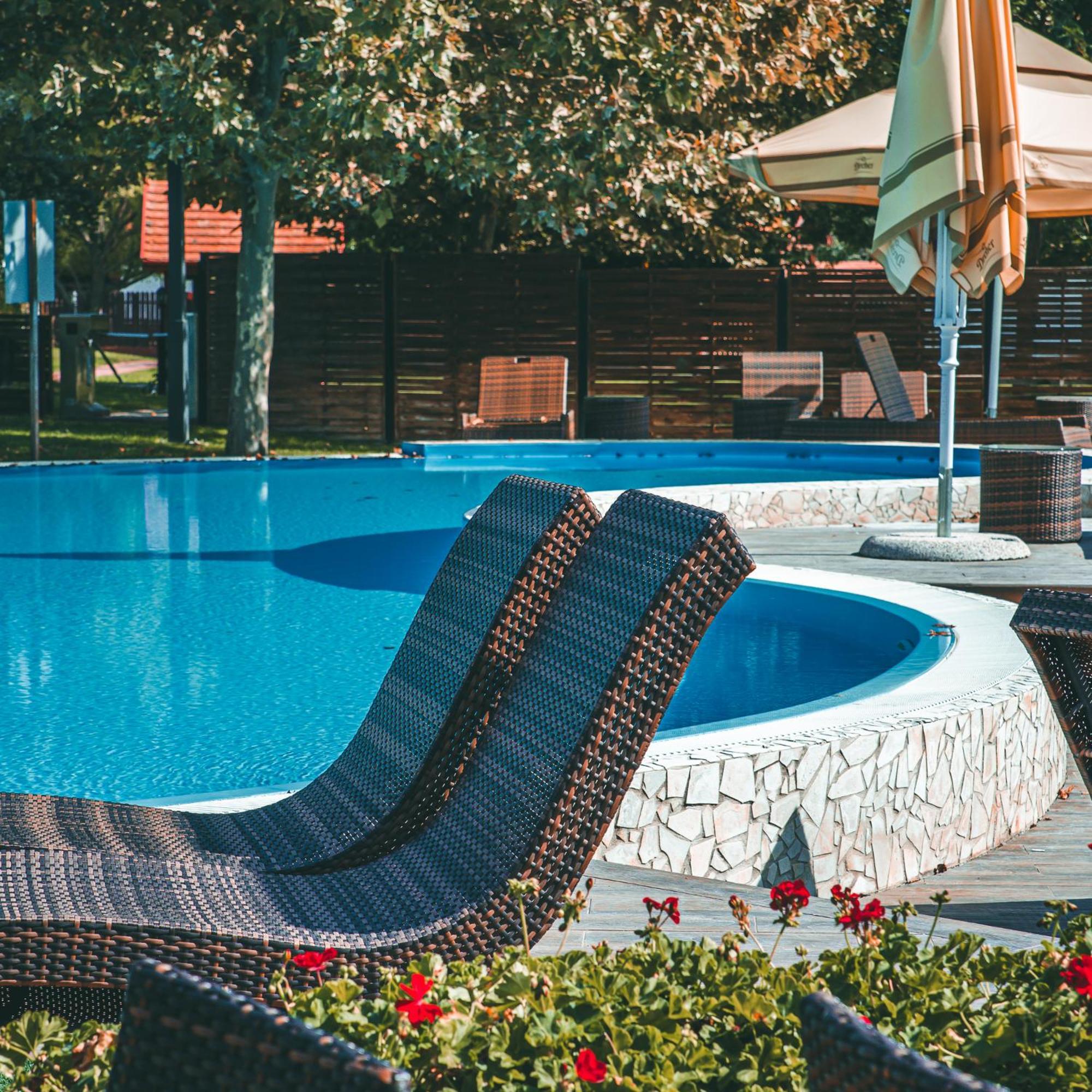 Erdospuszta Club Hotel Fenyves Debrecen Luaran gambar