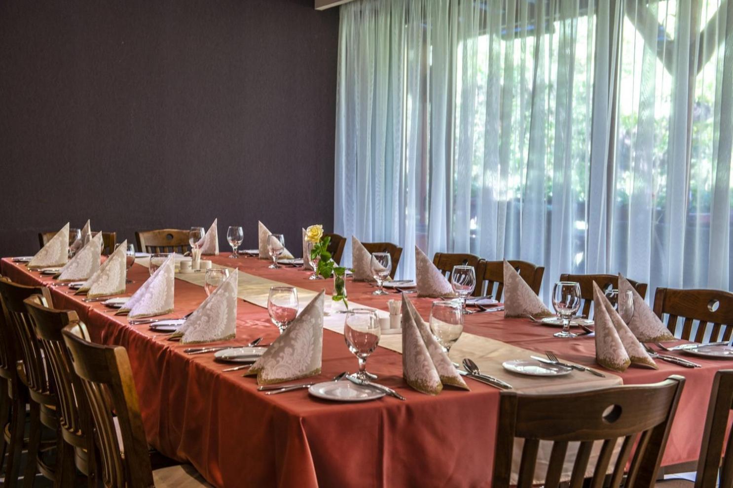 Erdospuszta Club Hotel Fenyves Debrecen Luaran gambar
