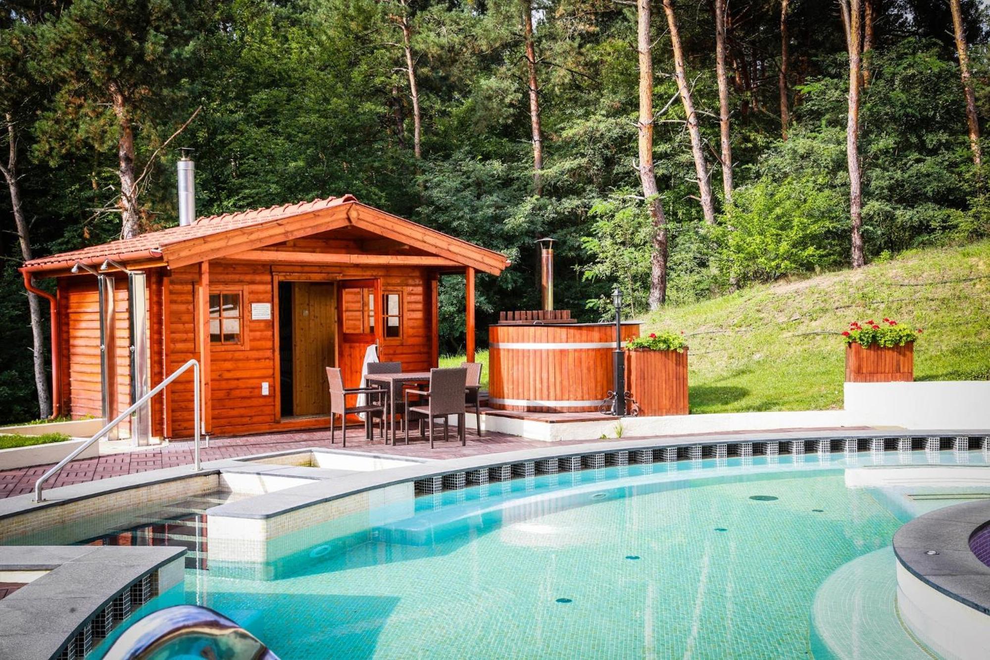 Erdospuszta Club Hotel Fenyves Debrecen Luaran gambar