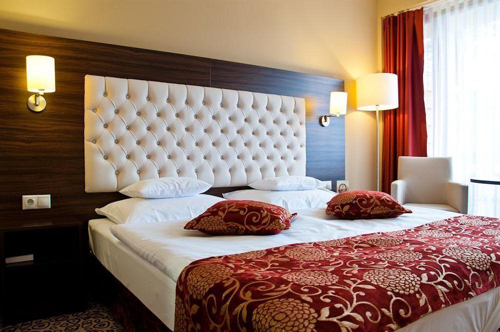Erdospuszta Club Hotel Fenyves Debrecen Luaran gambar